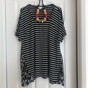 Mixed print top with rope twisted  scoop neckline